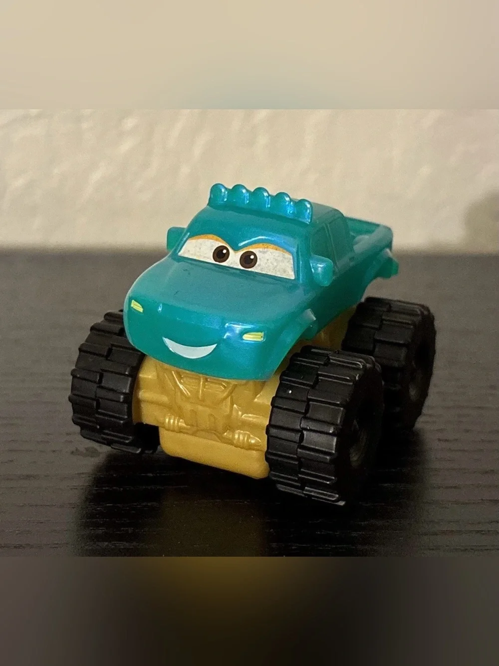 Cars On the Road McDonald’s toys Rumble + Cave Lightning Mcqueen + Ivy figures